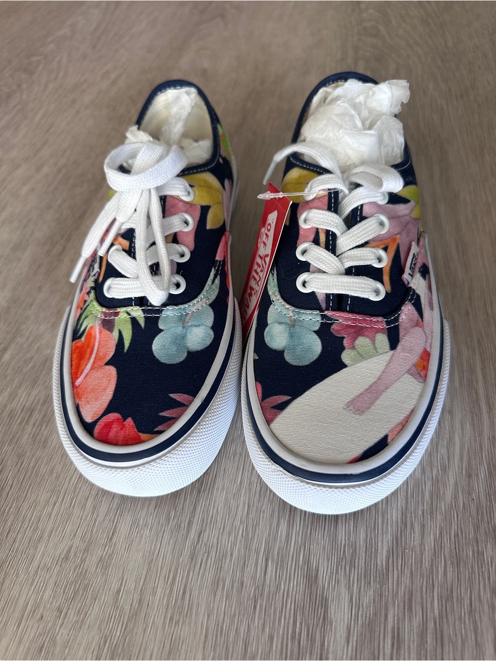 Limited Edition NWT Vans Triple Crown Floral Canvas Lace-Up Sneakers - 6.5W/5M